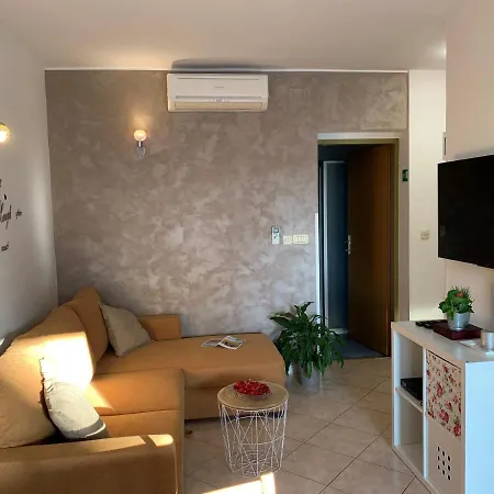 Appartement Ulika - 3 For 4 Persons Pula